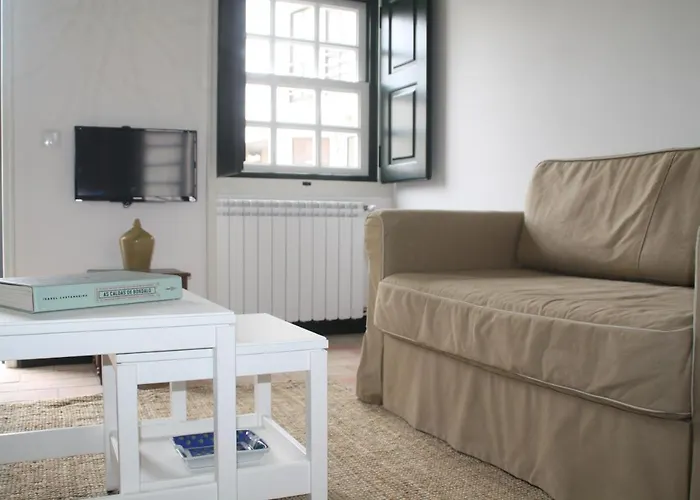 昆塔福斯酒店 *