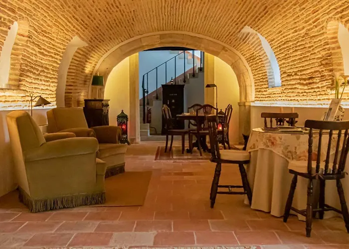 农家乐 昆塔福斯酒店 *