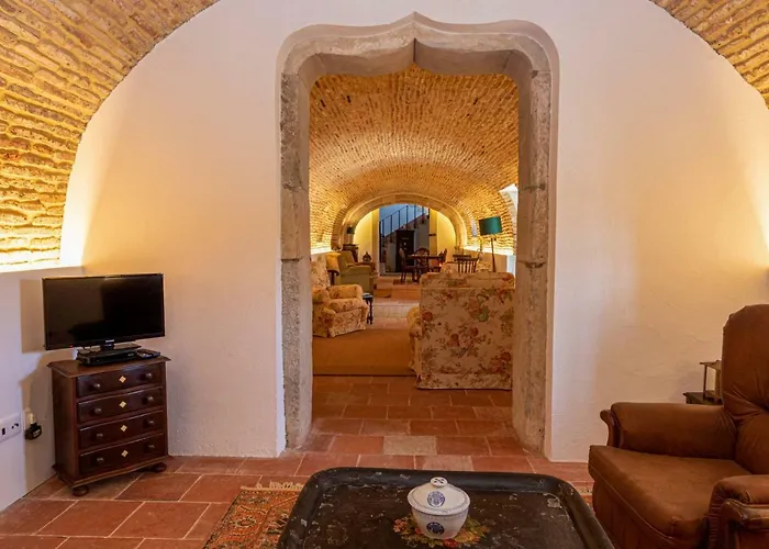 农家乐 昆塔福斯酒店 *