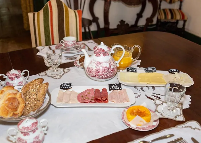 农家乐 昆塔福斯酒店 *